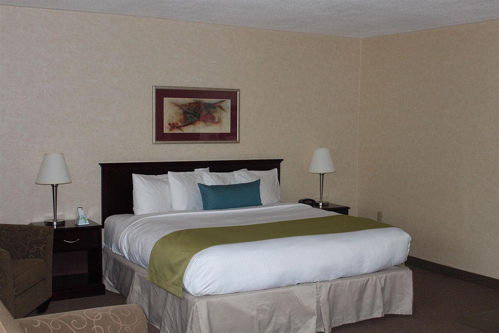 Best Western Plus Durham Hotel & Conference Centre Ошава Номер фото